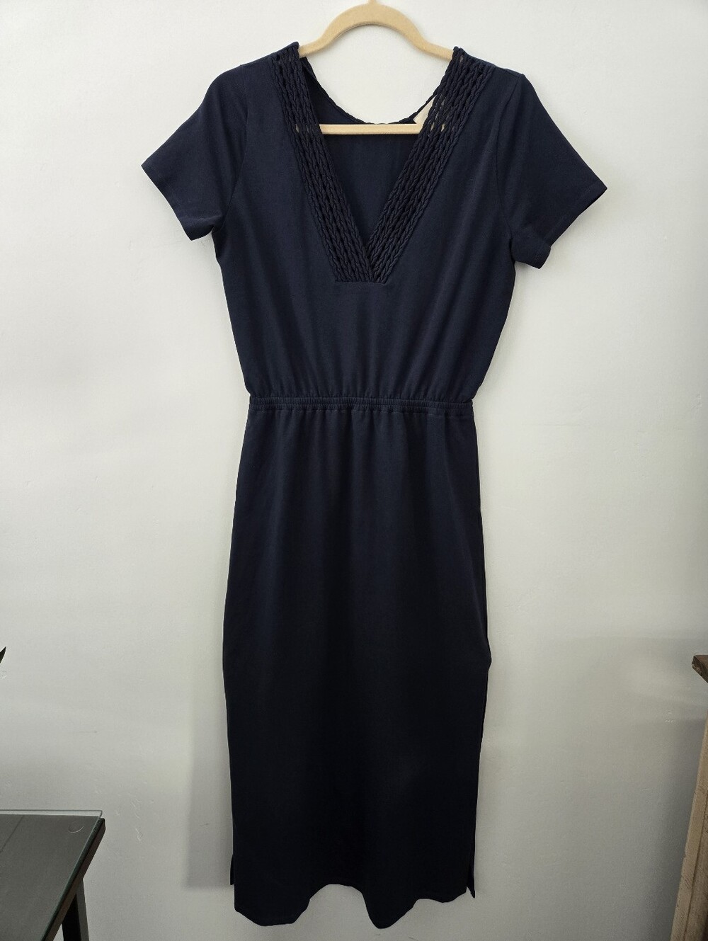 Sézane Monica Dress. V-neckline and side Slits. Navy. Size Medium